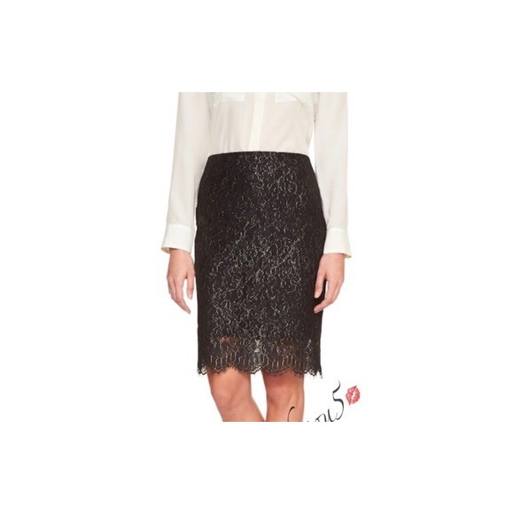 Banana Republic Straight lace skirt - Picture 2 of 7